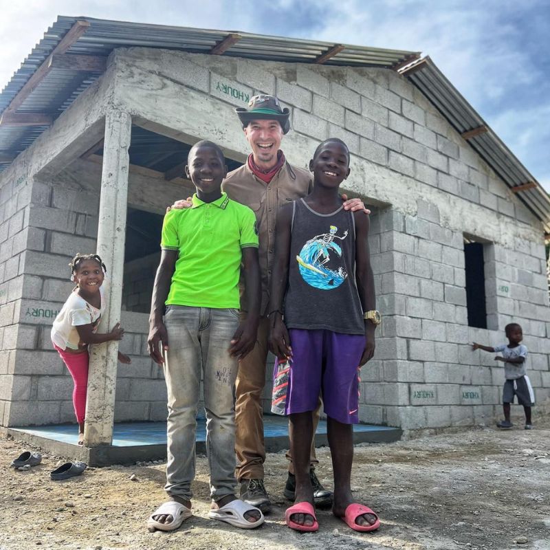 Construcción de viviendas en el Proyecto Bánica, República Dominicana